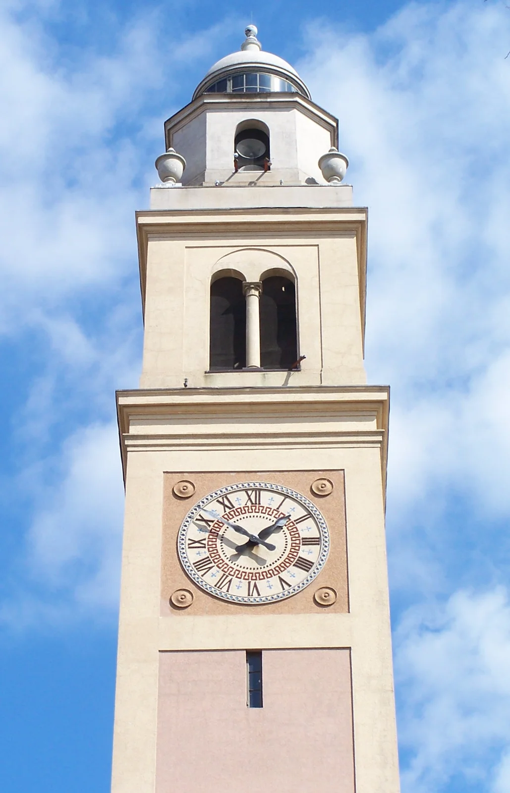 Memorial Tower at Louisiana State University. Contextual campus view; not an incident photograph.