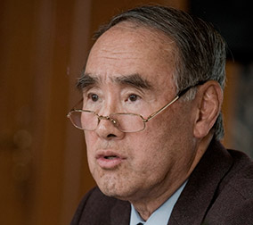 Historical portrait of former prime minister Lee Hong-koo. His relationship to Winston Lee remains unverified.
